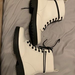 White SO lace up boots
